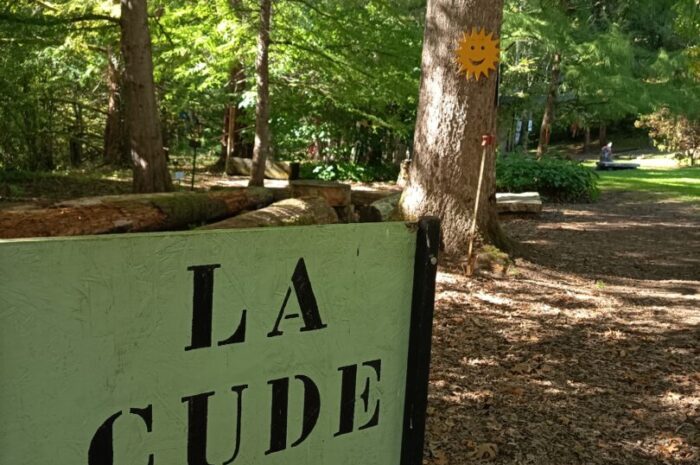 🌲Visite au jardin anglais de La Cude🌳 : jeux en plein air et parcours pieds nus!👣